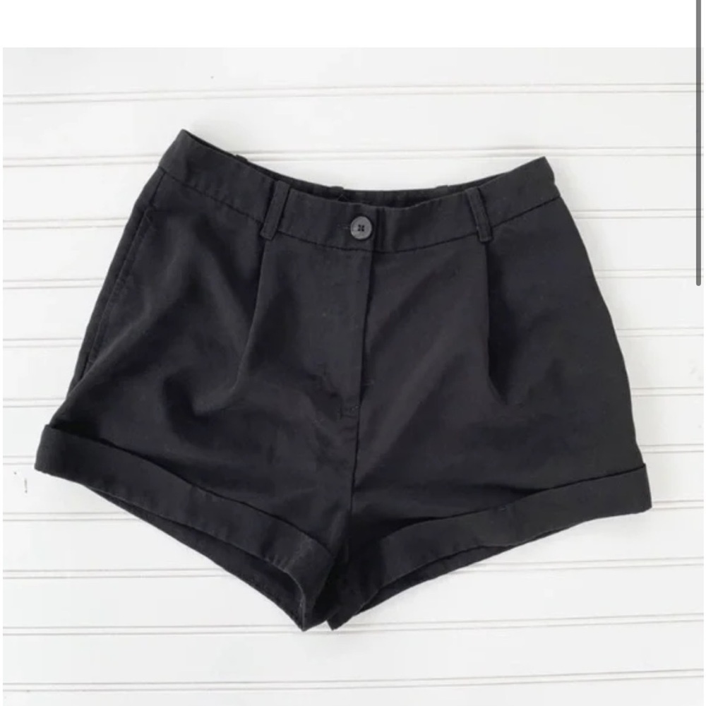 Forever‎ 21 Shorts Size S Black High Waisted Pleated Cuffed Front Pockets